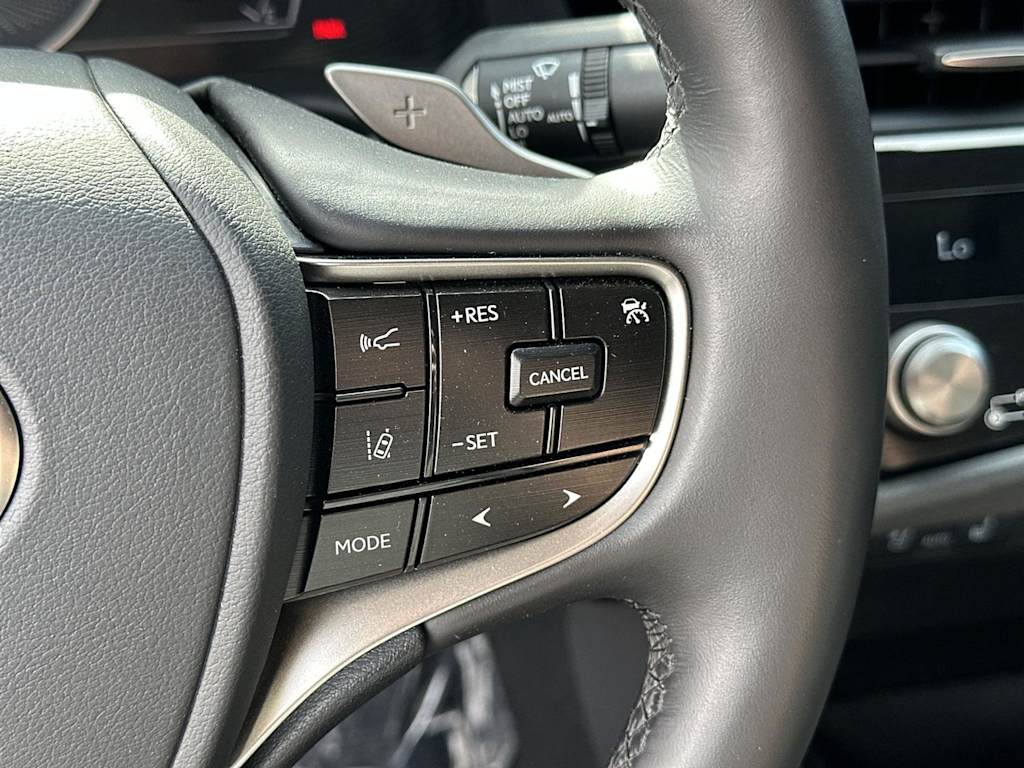 Thumbnail: 2024 Lexus ES - 25