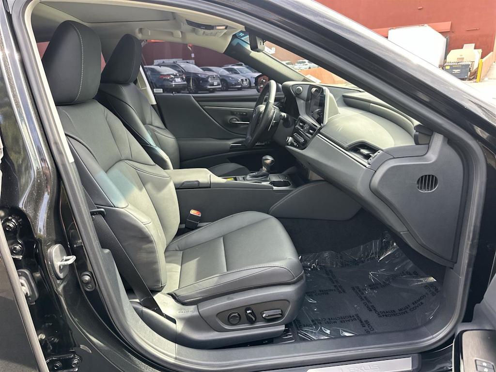 Thumbnail: 2024 Lexus ES - 12