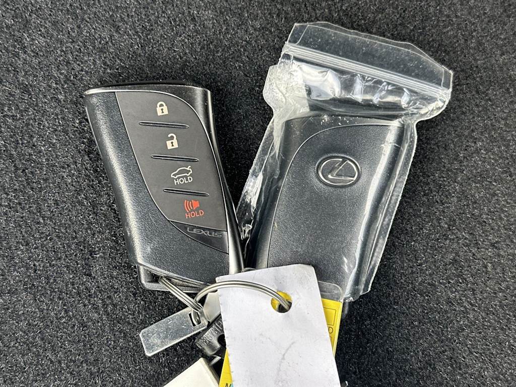 Thumbnail: 2024 Lexus ES - 20