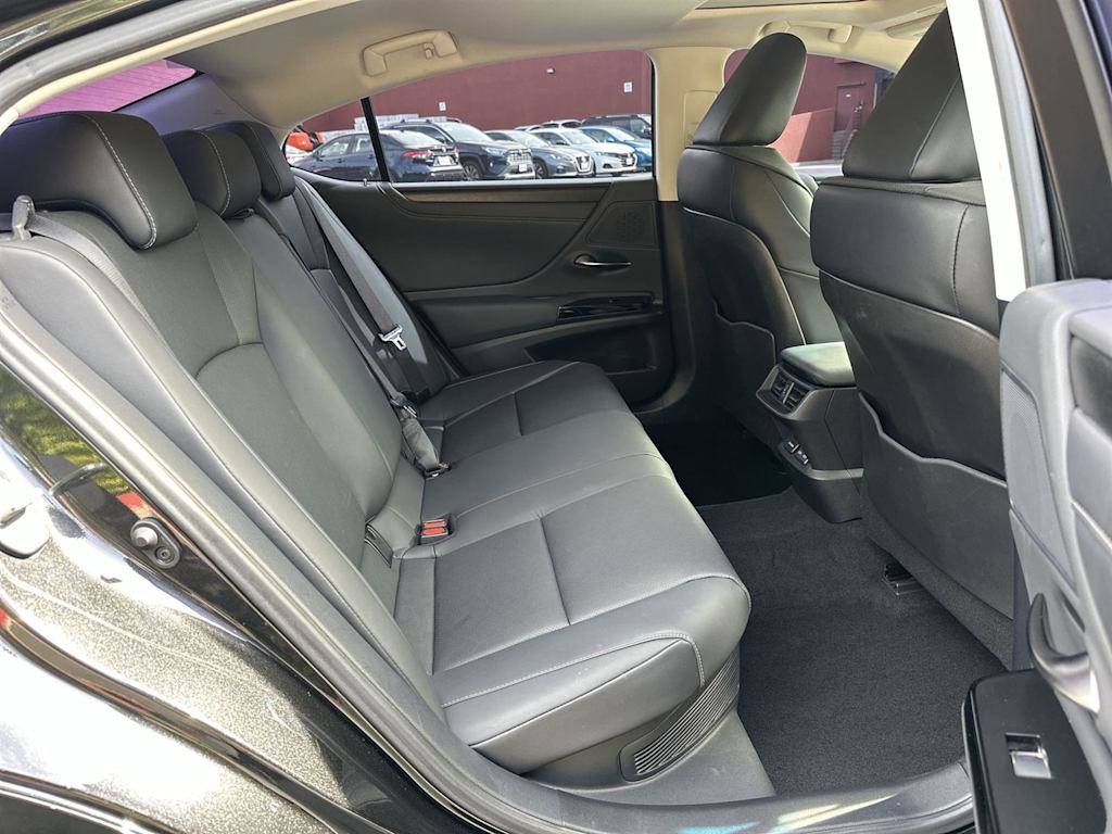 Thumbnail: 2024 Lexus ES - 13