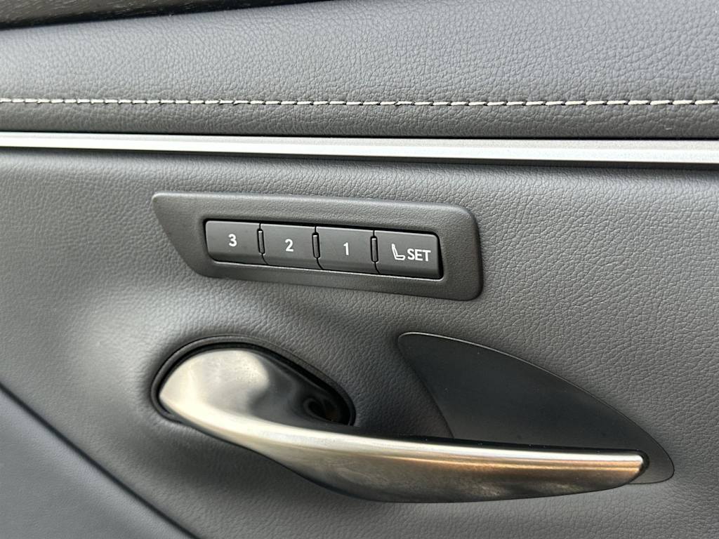 Thumbnail: 2024 Lexus ES - 28