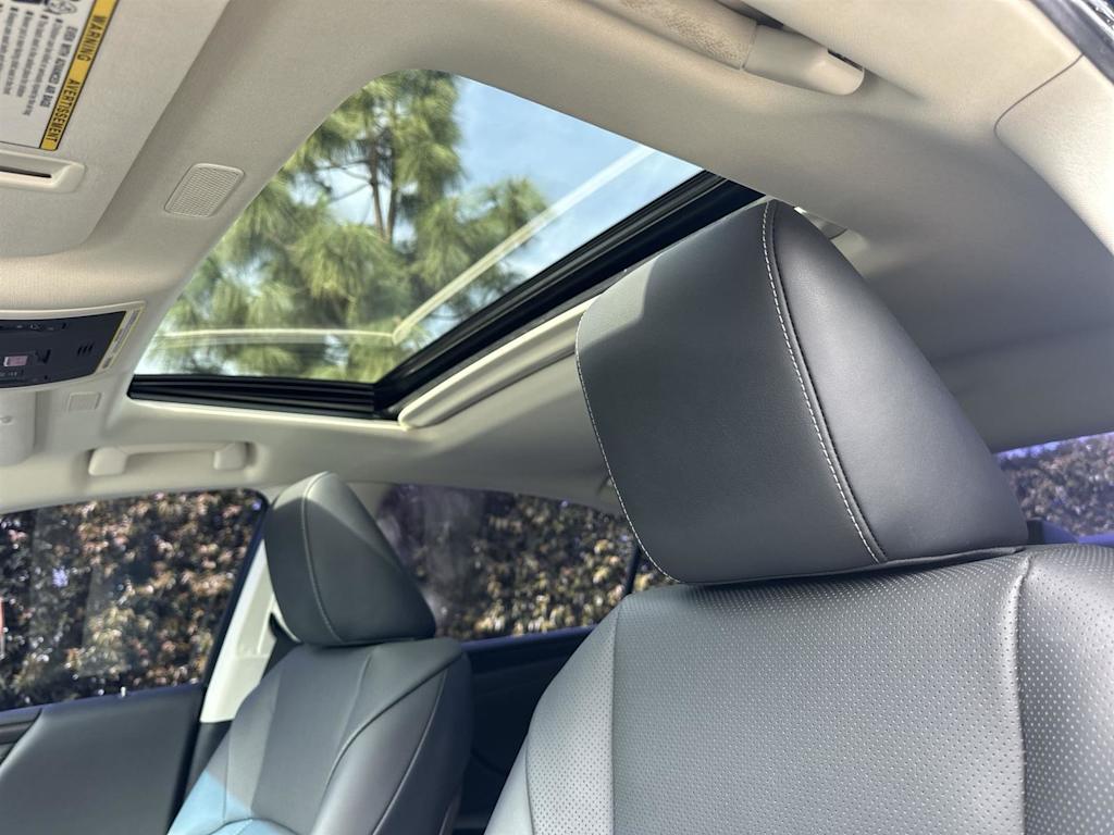 Thumbnail: 2024 Lexus ES - 32