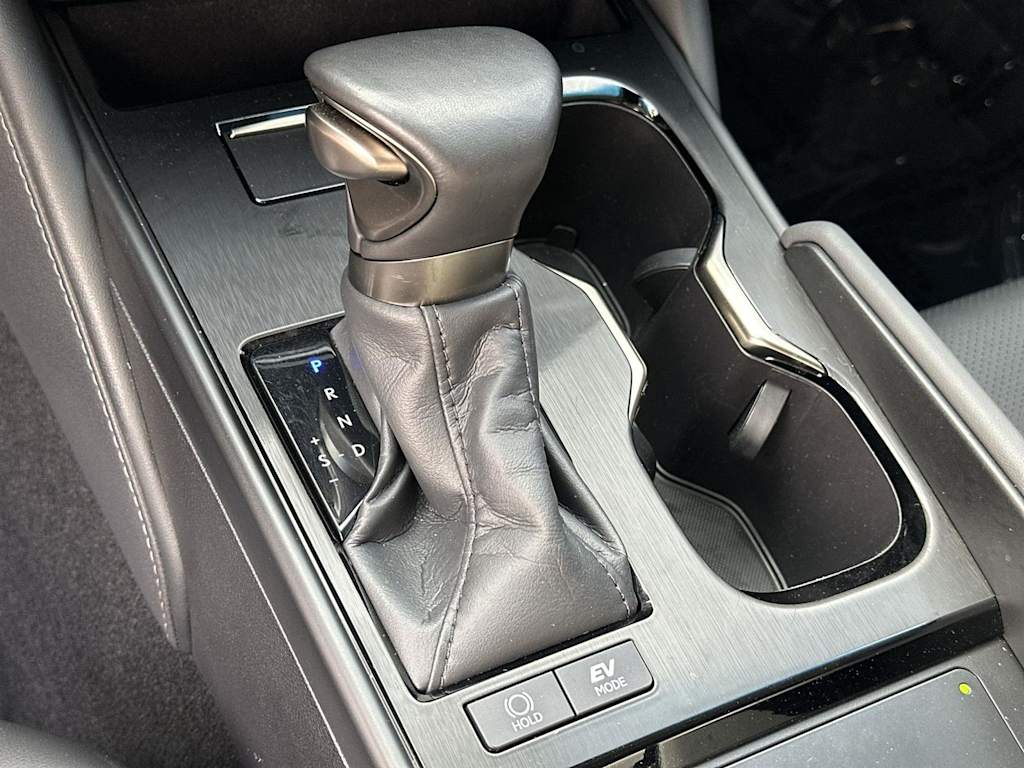 Thumbnail: 2024 Lexus ES - 17