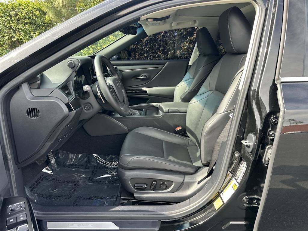 Thumbnail: 2024 Lexus ES - 11