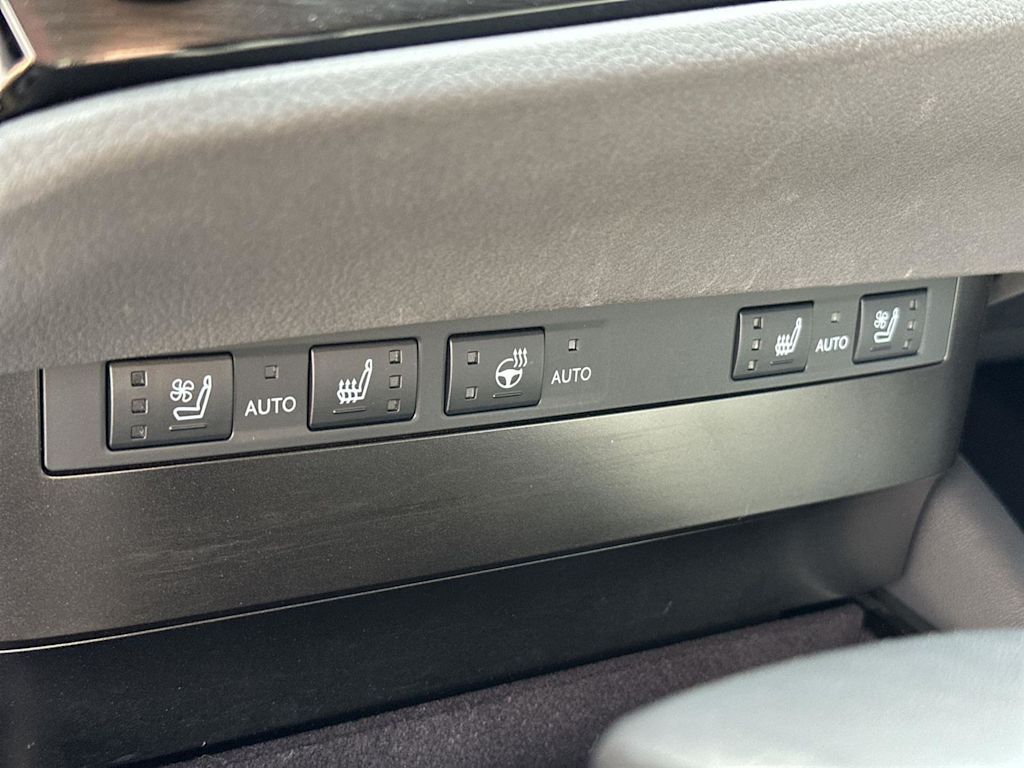 Thumbnail: 2024 Lexus ES - 26