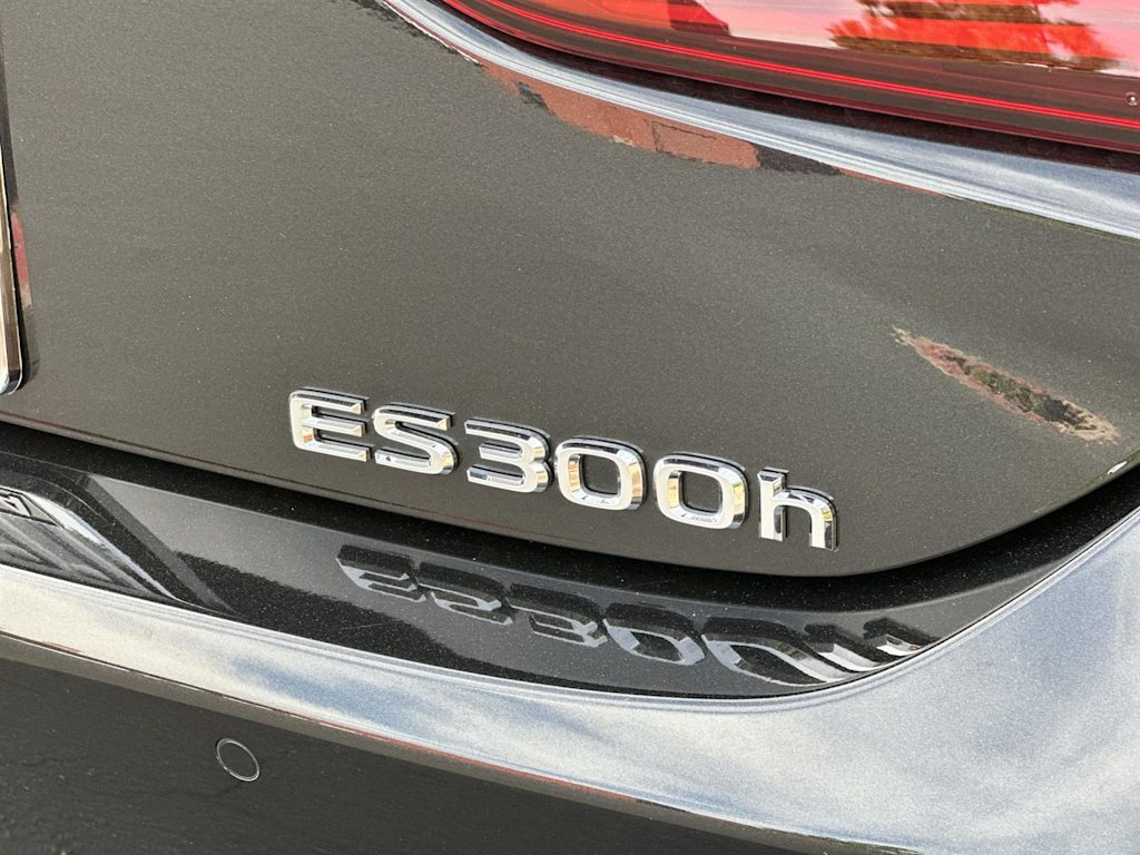 Thumbnail: 2024 Lexus ES - 7