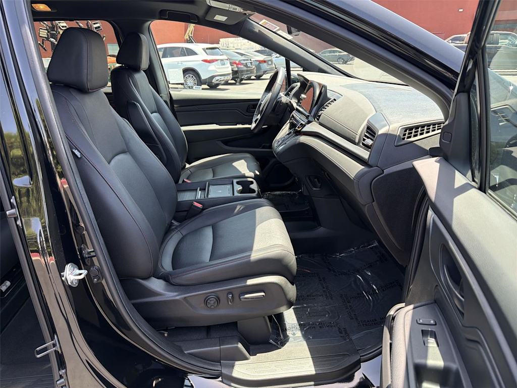Thumbnail: 2025 Honda Odyssey - 11