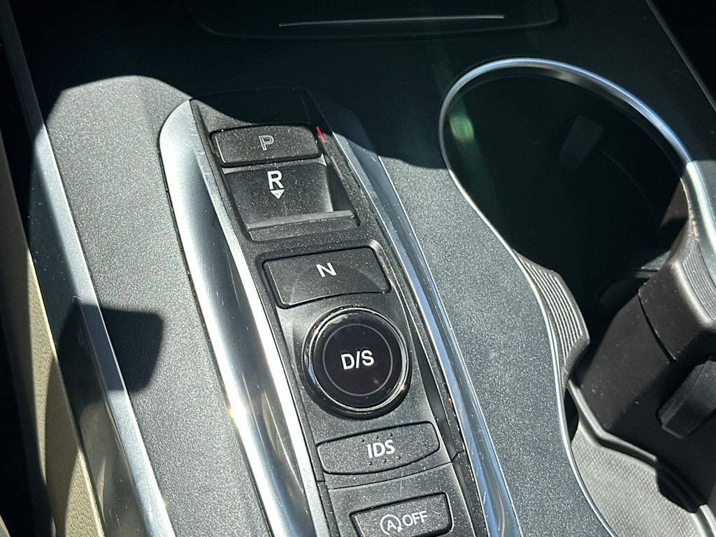 Thumbnail: 2016 Acura MDX - 16
