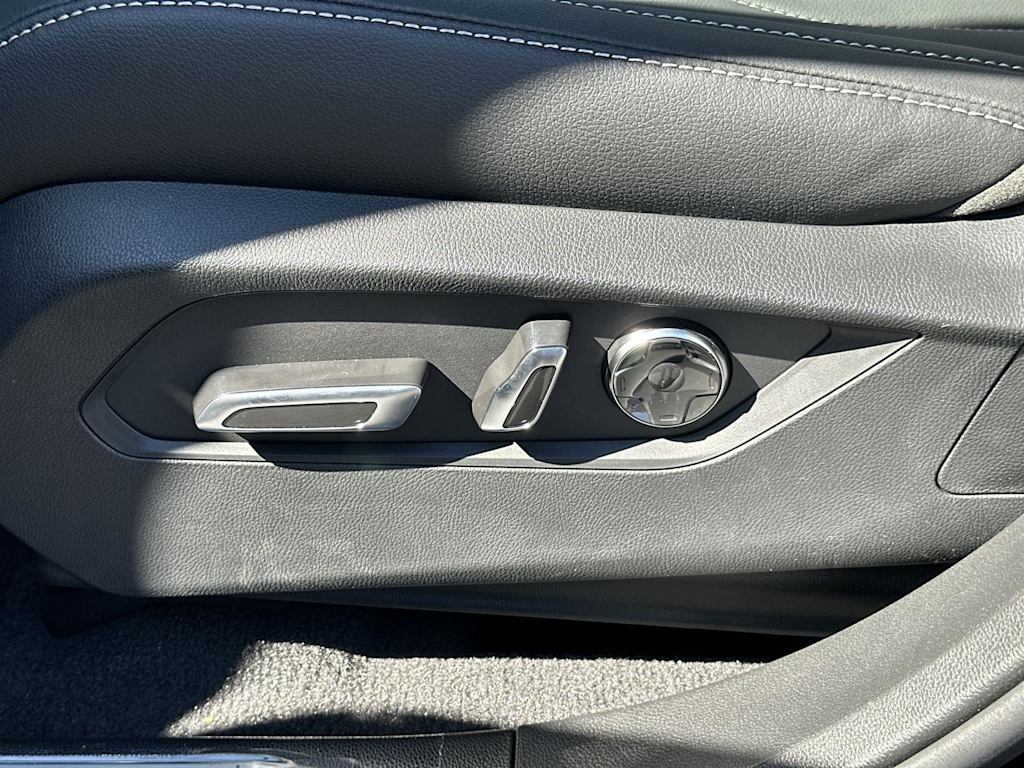 Thumbnail: 2025 Acura RDX - 22