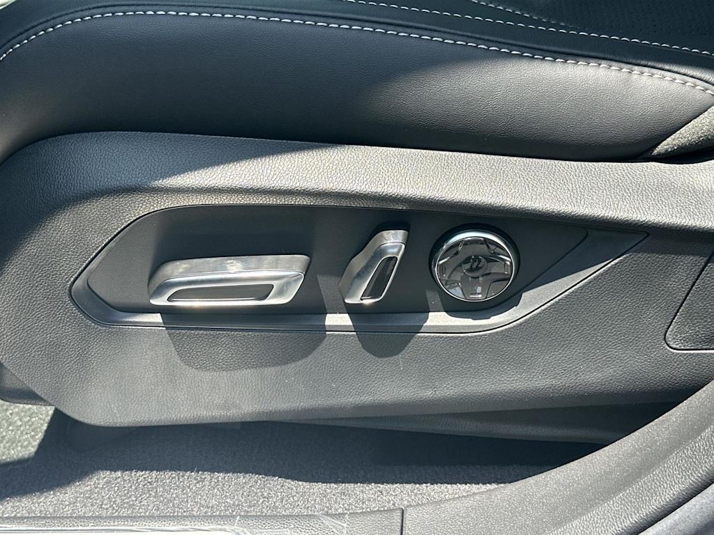 Thumbnail: 2025 Acura RDX - 23