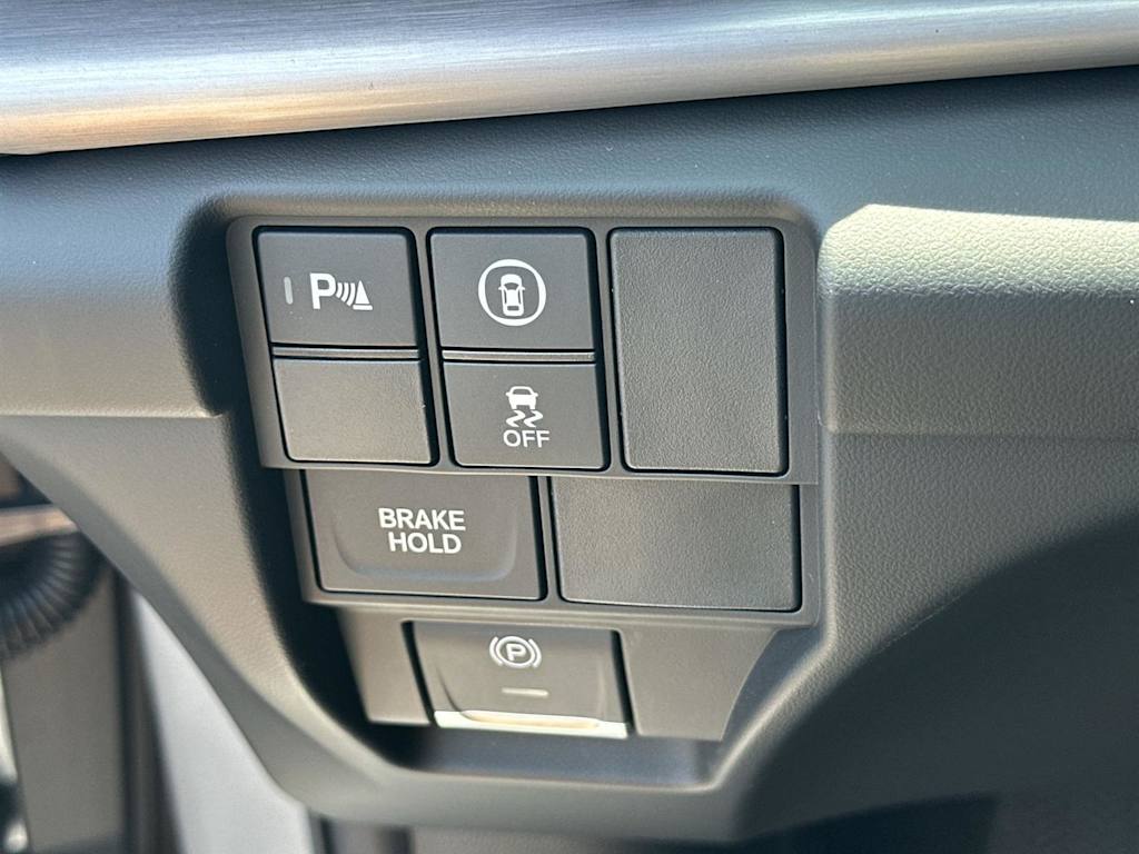 Thumbnail: 2025 Acura RDX - 30