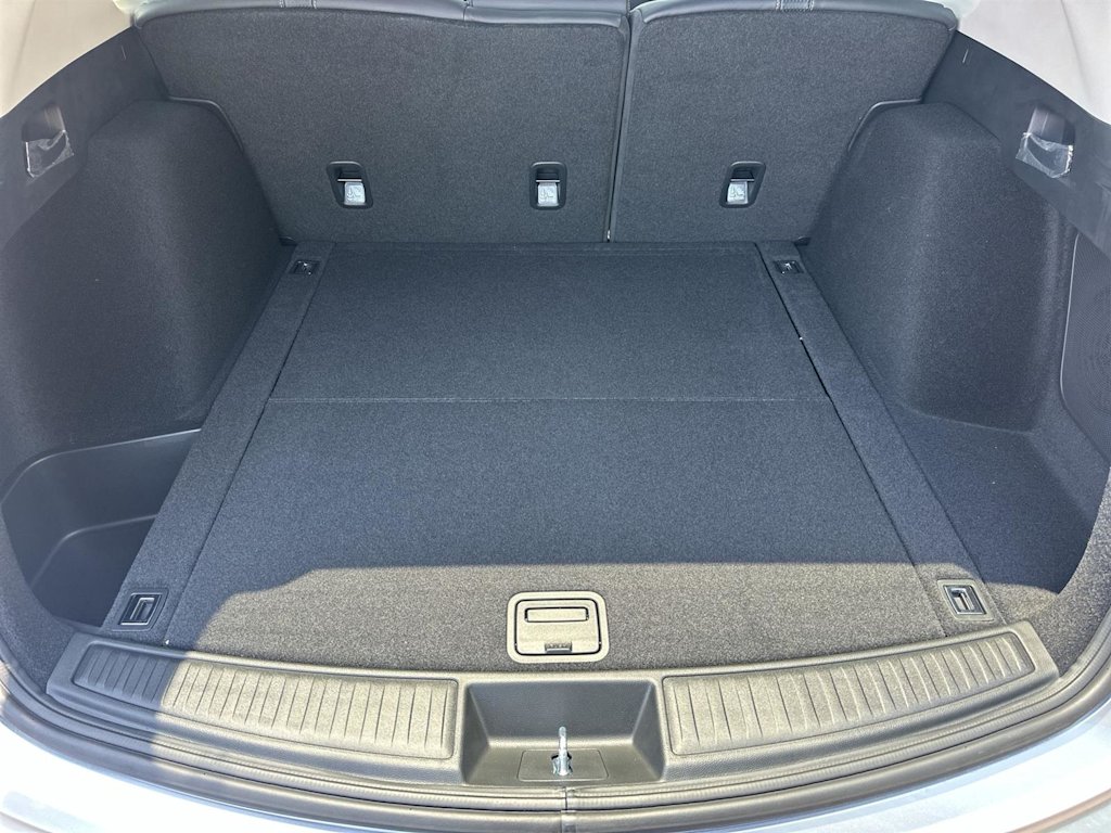 Thumbnail: 2025 Acura RDX - 18