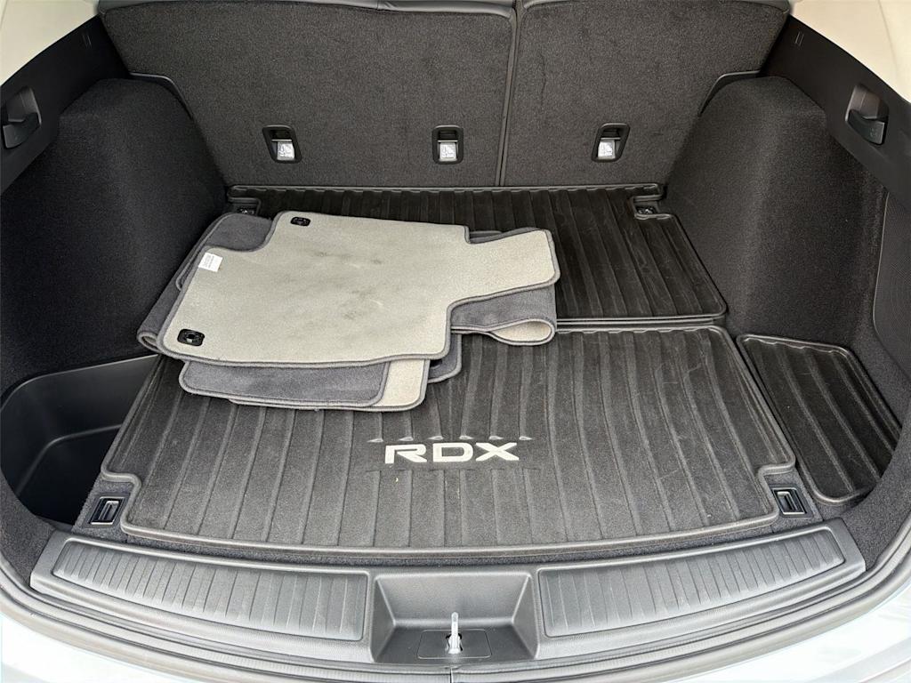 Thumbnail: 2025 Acura RDX - 19