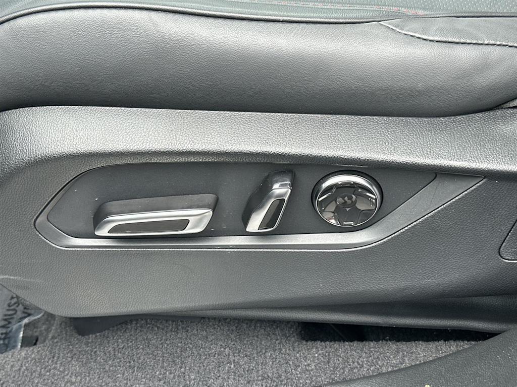 2025 Acura RDX Base 23