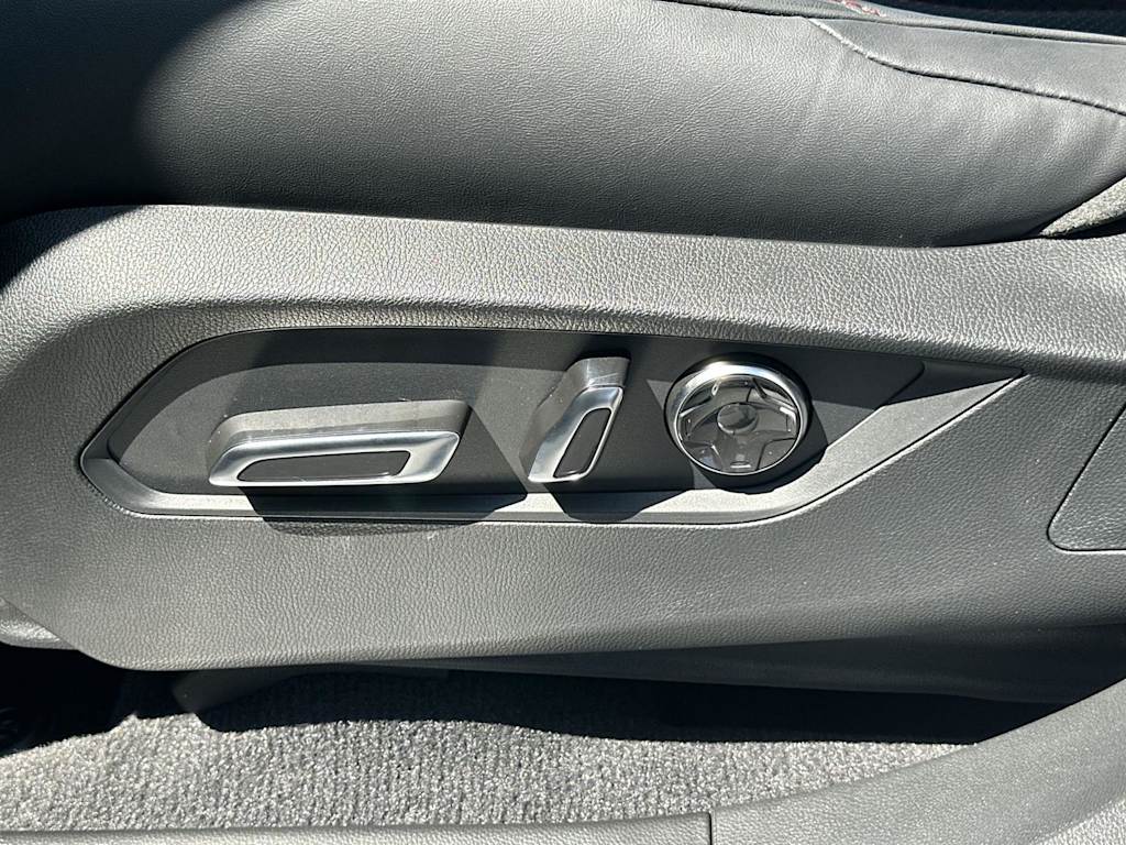 Thumbnail: 2025 Acura RDX - 23