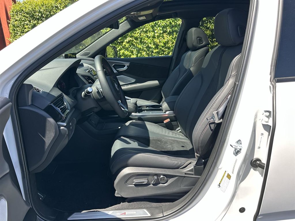 Thumbnail: 2025 Acura RDX - 11