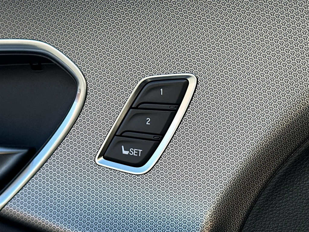 Thumbnail: 2025 Acura RDX - 31