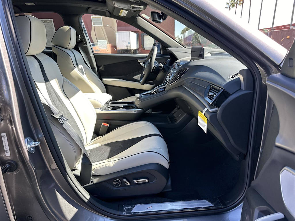 Thumbnail: 2025 Acura RDX - 12