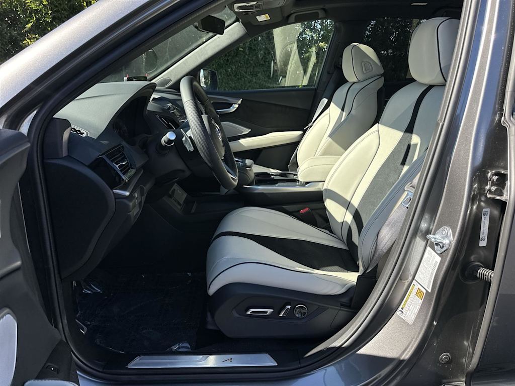 Thumbnail: 2025 Acura RDX - 11