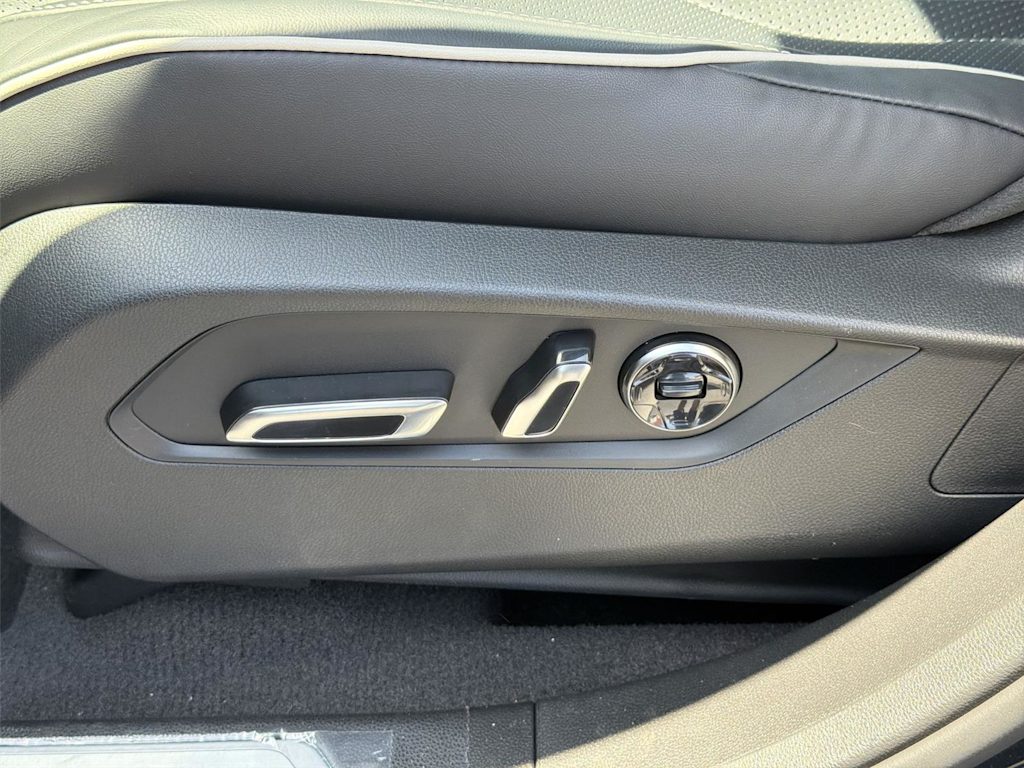 Thumbnail: 2026 Acura RDX - 22