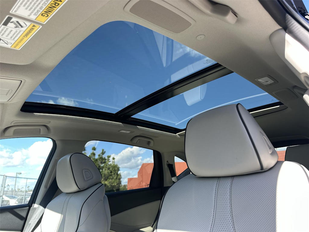 Thumbnail: 2026 Acura RDX - 32