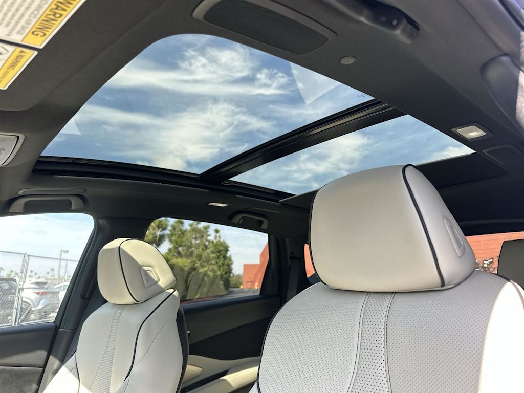 Thumbnail: 2026 Acura RDX - 32