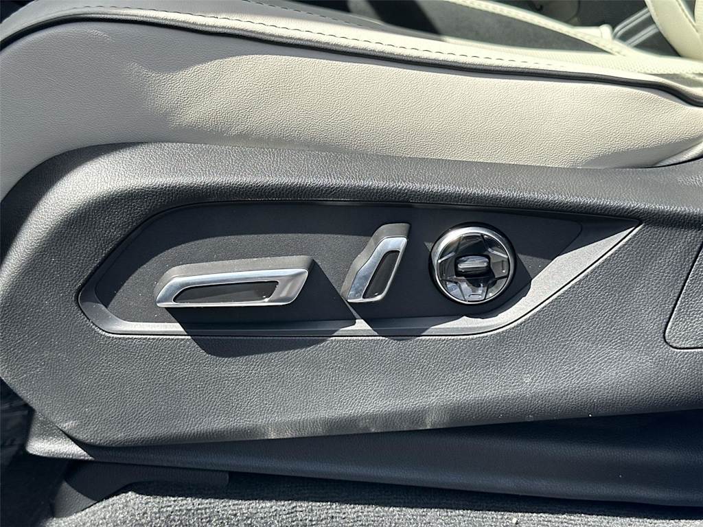 Thumbnail: 2026 Acura MDX - 23