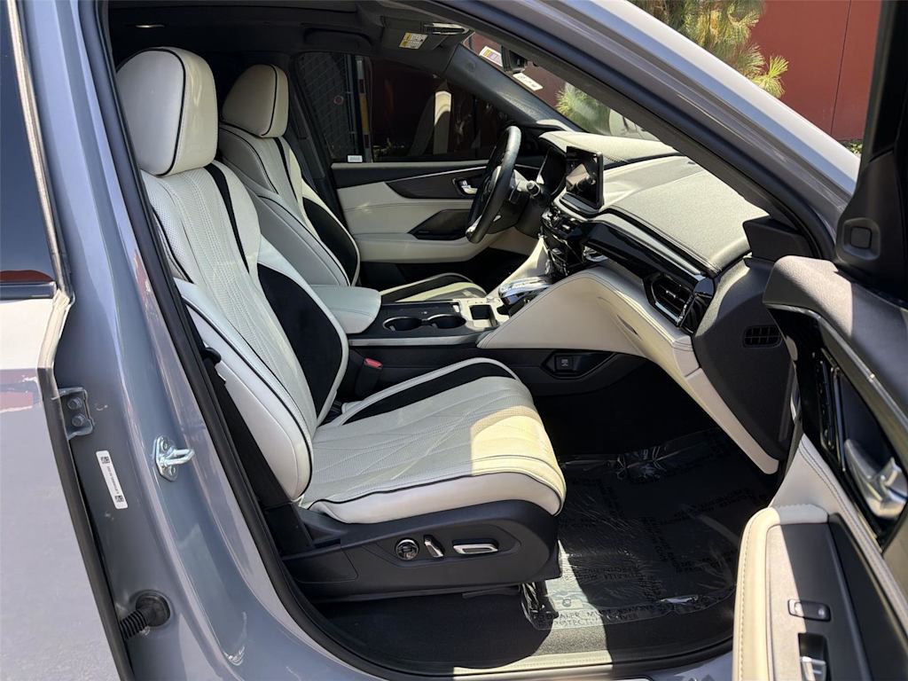 Thumbnail: 2025 Acura MDX - 12