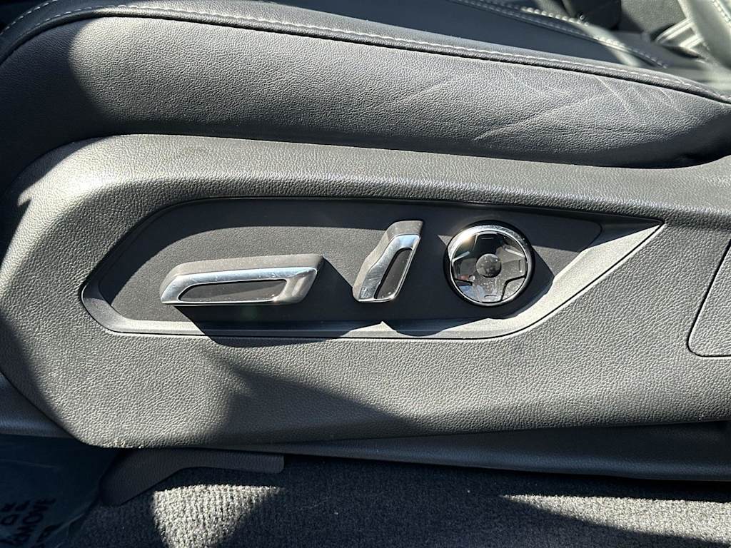 Thumbnail: 2023 Acura MDX - 23