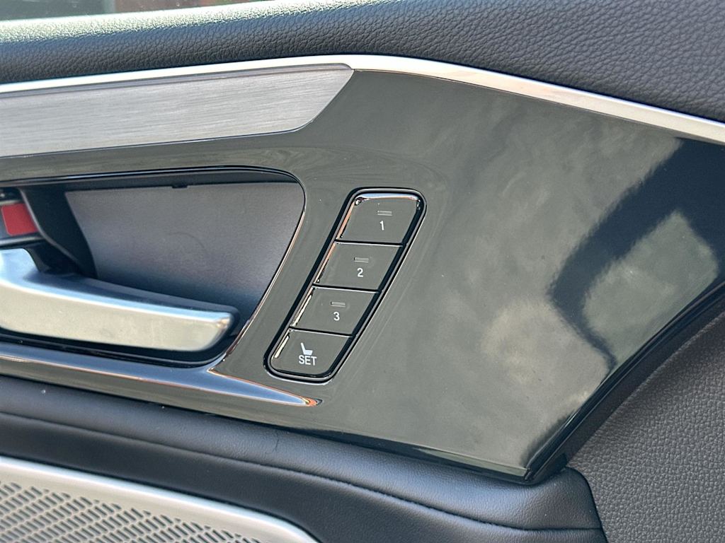 Thumbnail: 2023 Acura MDX - 30