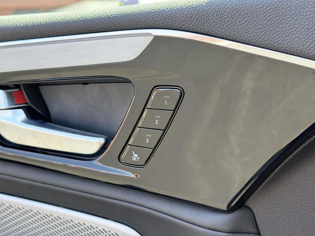 Thumbnail: 2026 Acura MDX - 33