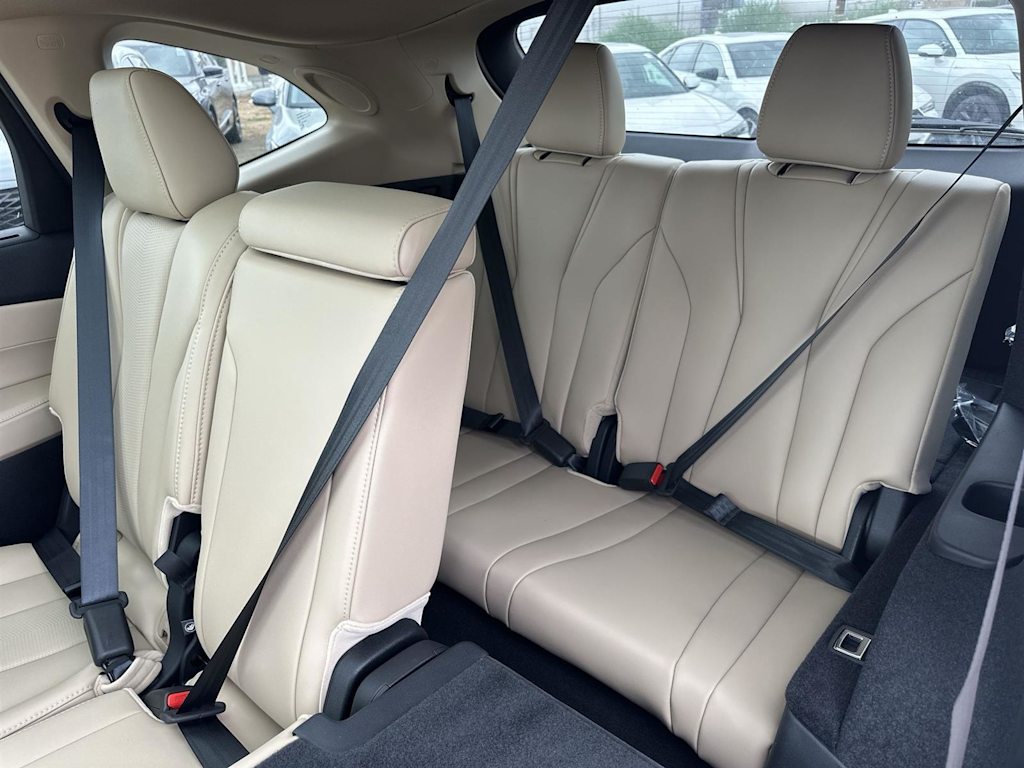 Thumbnail: 2026 Acura MDX - 32