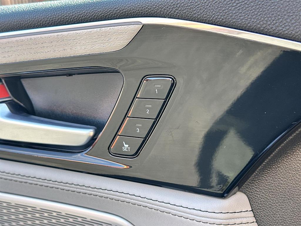 Thumbnail: 2022 Acura MDX - 33