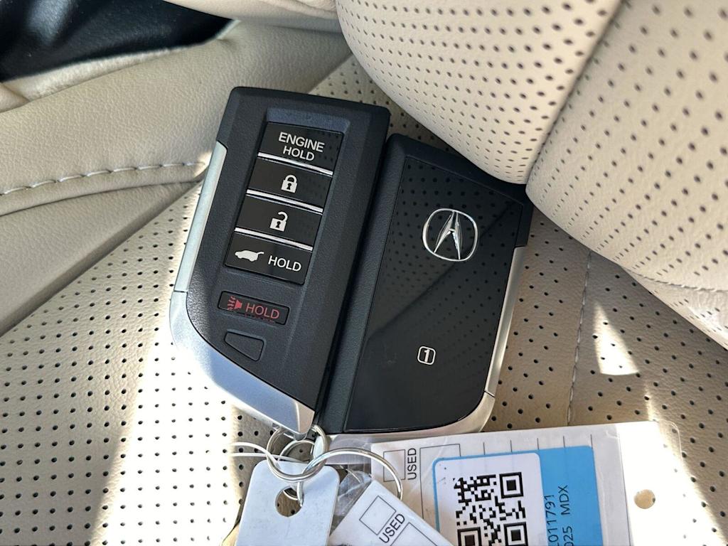 Thumbnail: 2025 Acura MDX - 20