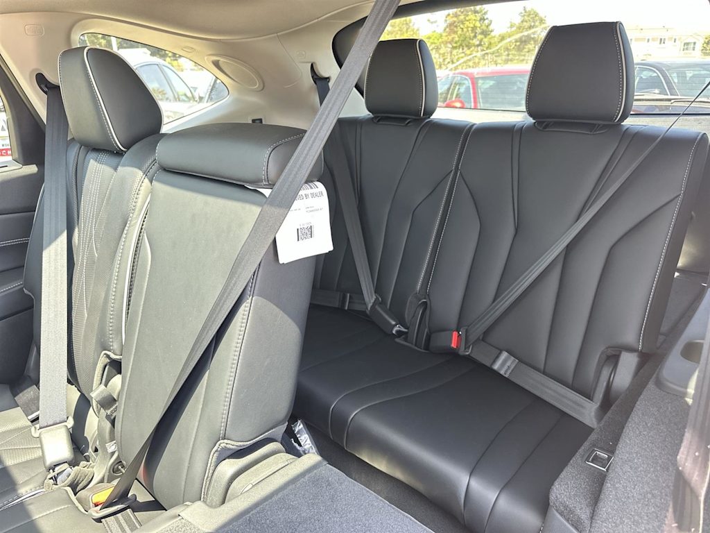 Thumbnail: 2025 Acura MDX - 32