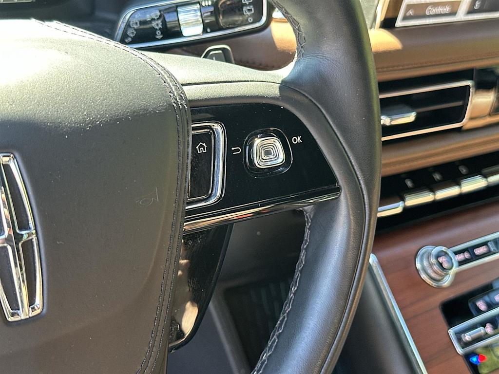 Thumbnail: 2022 Lincoln Aviator - 24