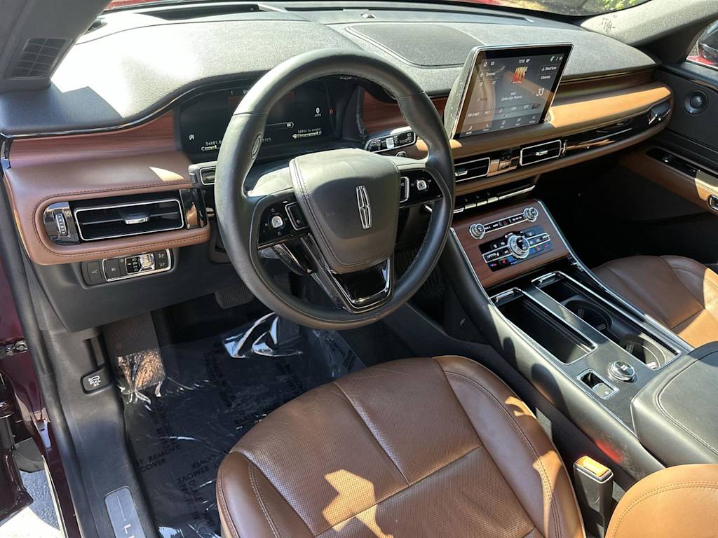 Thumbnail: 2022 Lincoln Aviator - 2