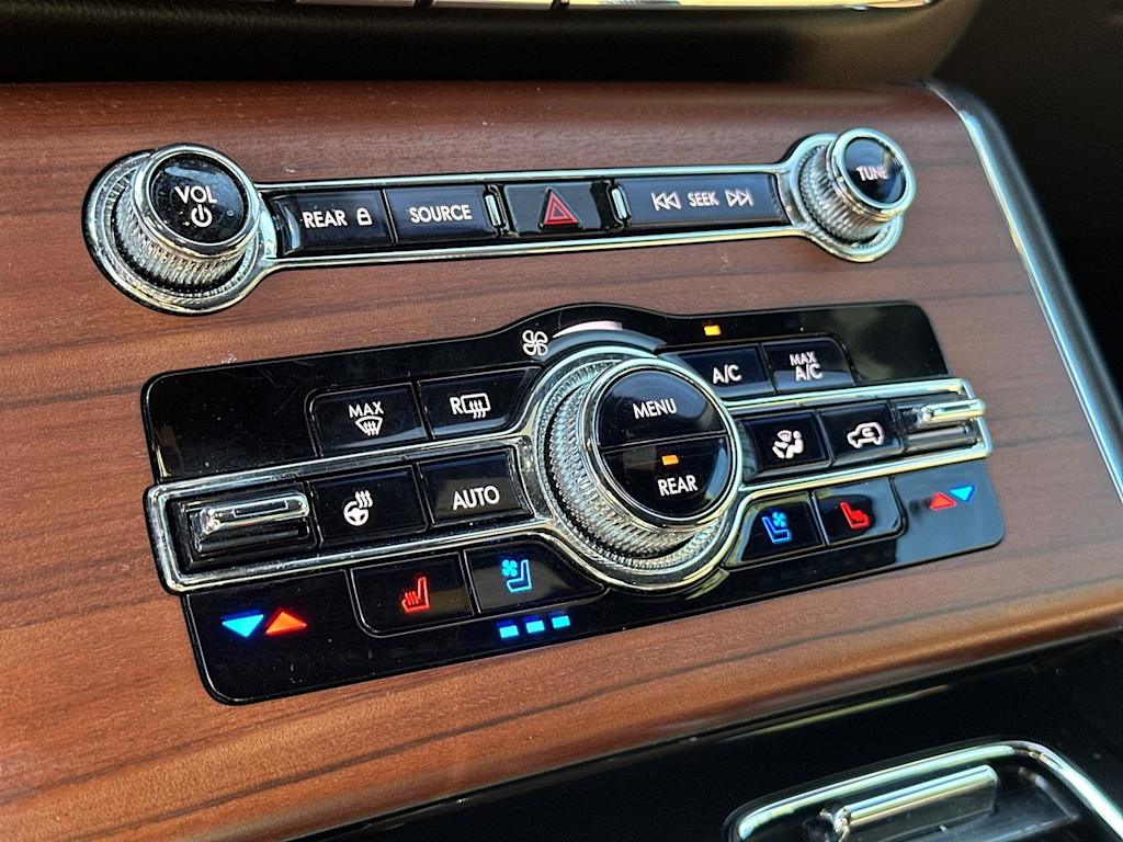 Thumbnail: 2022 Lincoln Aviator - 25