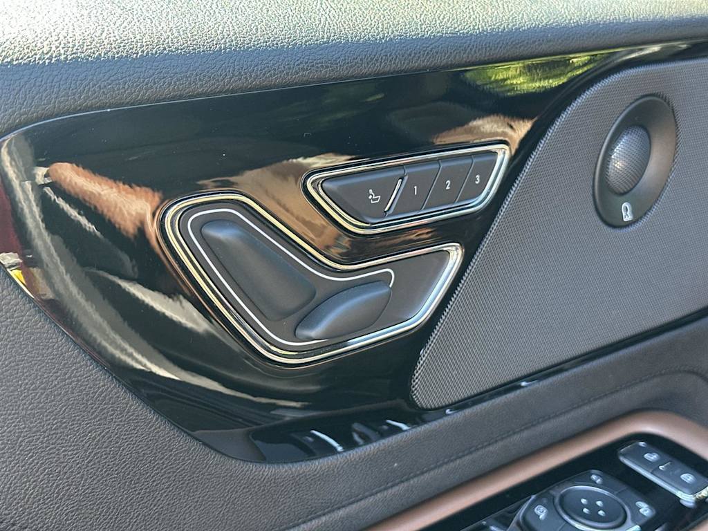 Thumbnail: 2022 Lincoln Aviator - 22