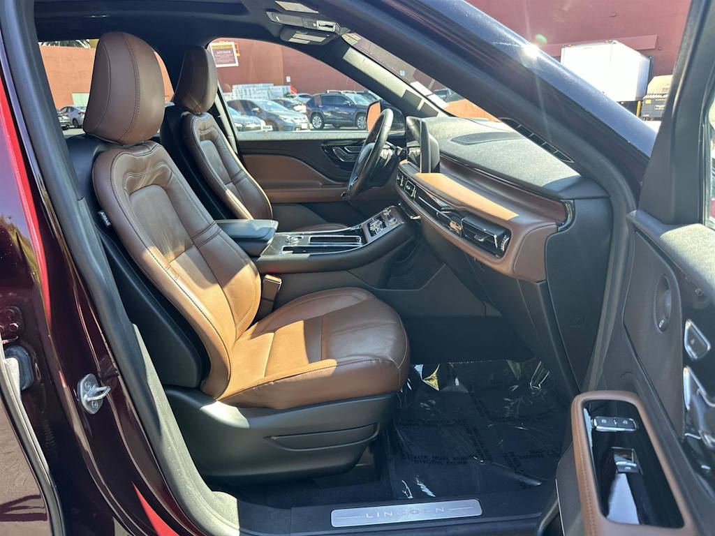 Thumbnail: 2022 Lincoln Aviator - 11