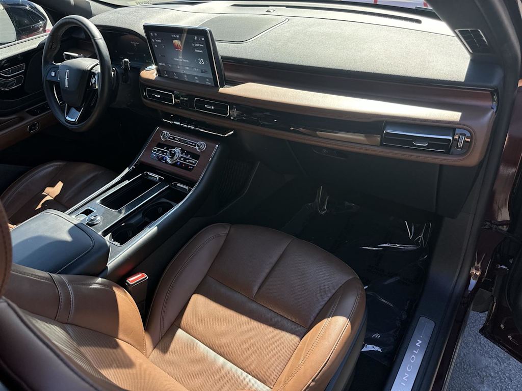 Thumbnail: 2022 Lincoln Aviator - 13