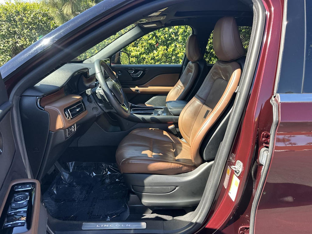 Thumbnail: 2022 Lincoln Aviator - 10