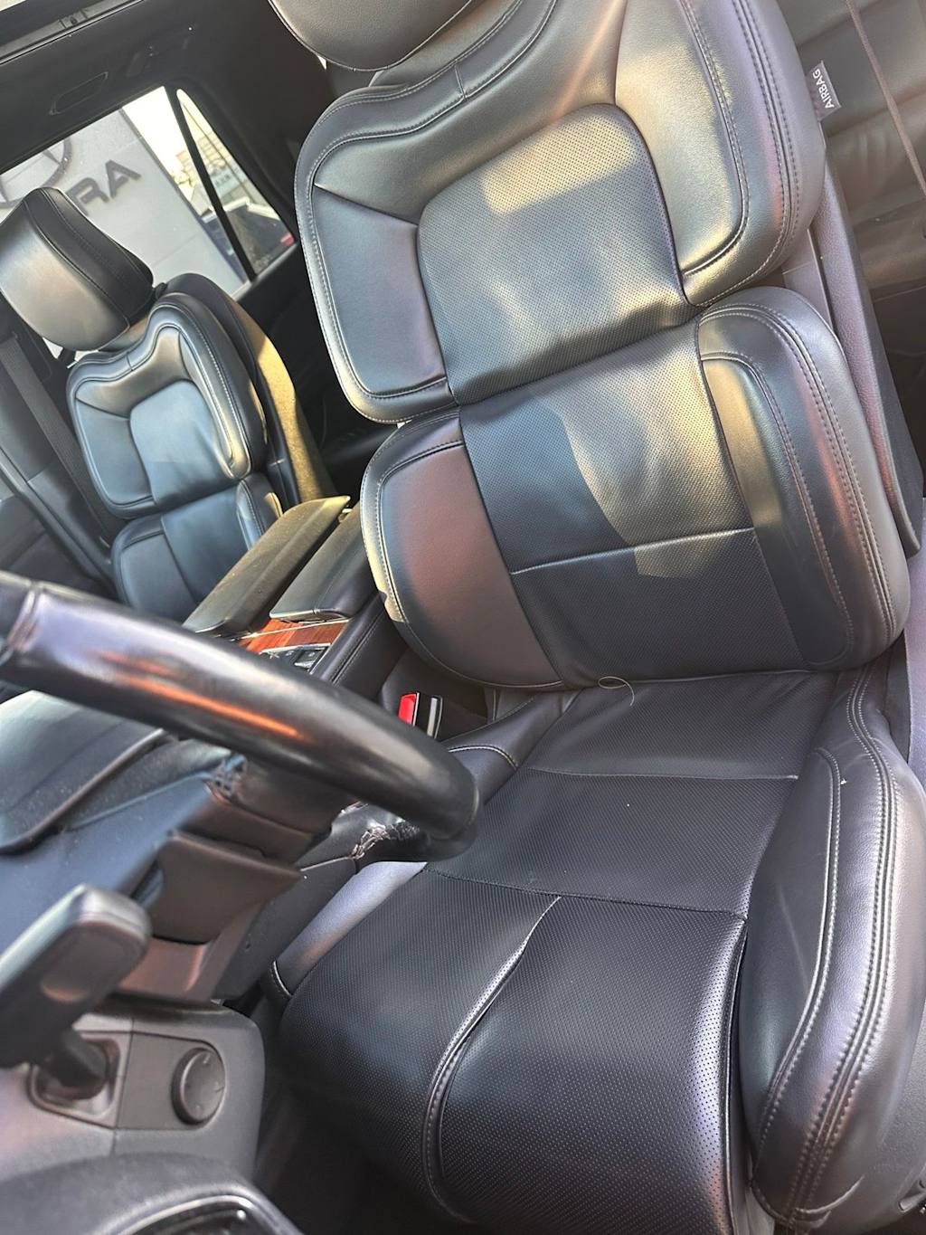 Thumbnail: 2024 Lincoln Navigator - 8
