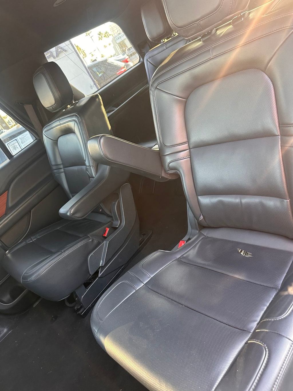 Thumbnail: 2024 Lincoln Navigator - 9