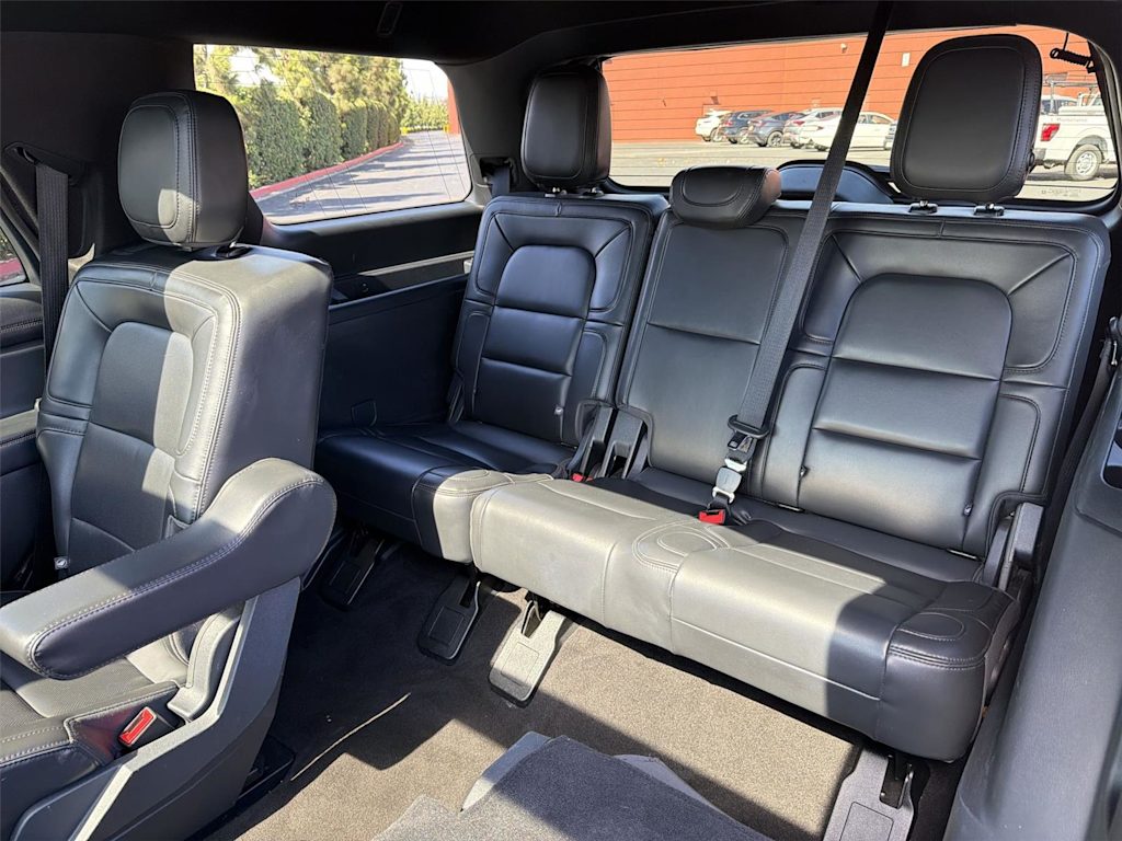 Thumbnail: 2024 Lincoln Navigator - 35