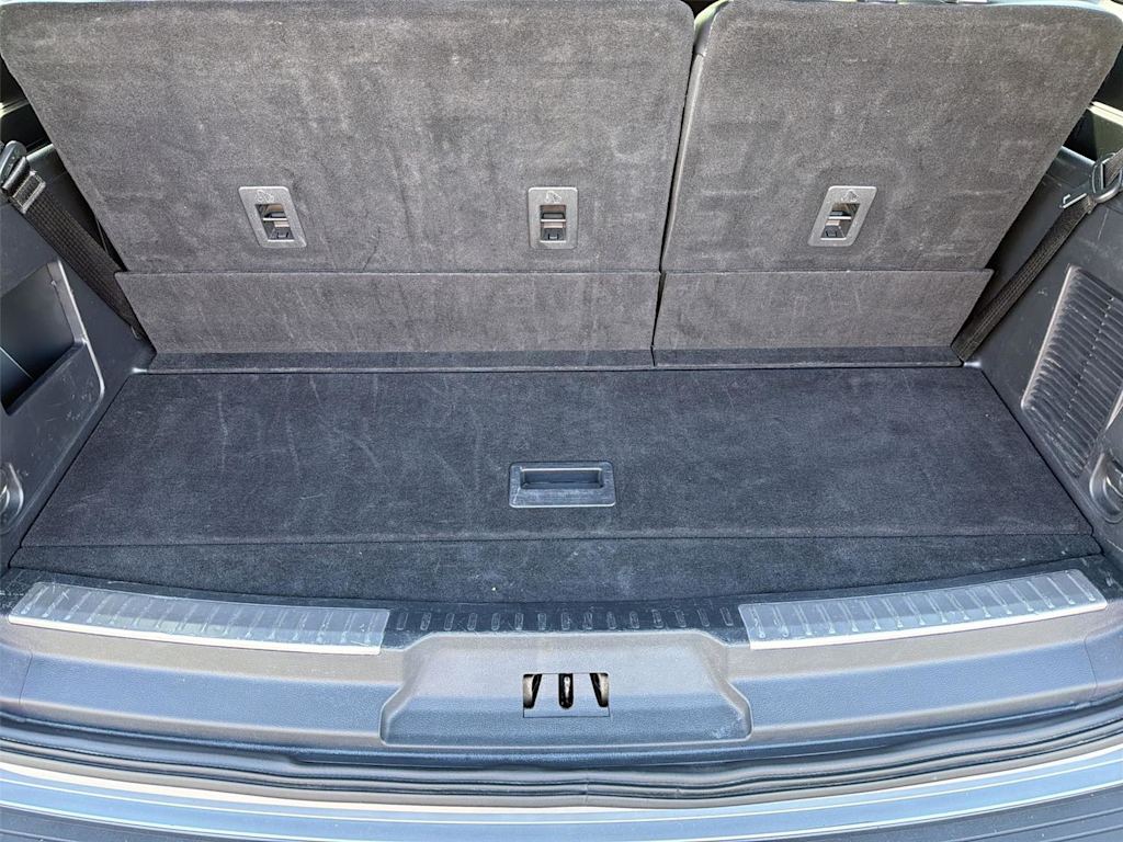 Thumbnail: 2024 Lincoln Navigator - 18
