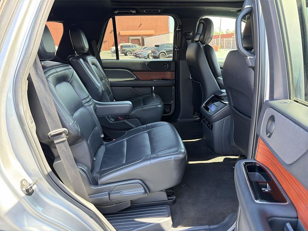 Thumbnail: 2024 Lincoln Navigator - 12