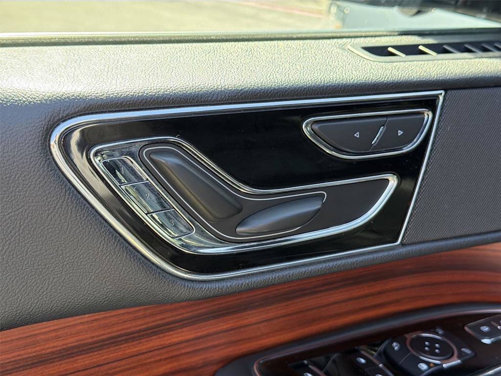 Thumbnail: 2024 Lincoln Navigator - 24