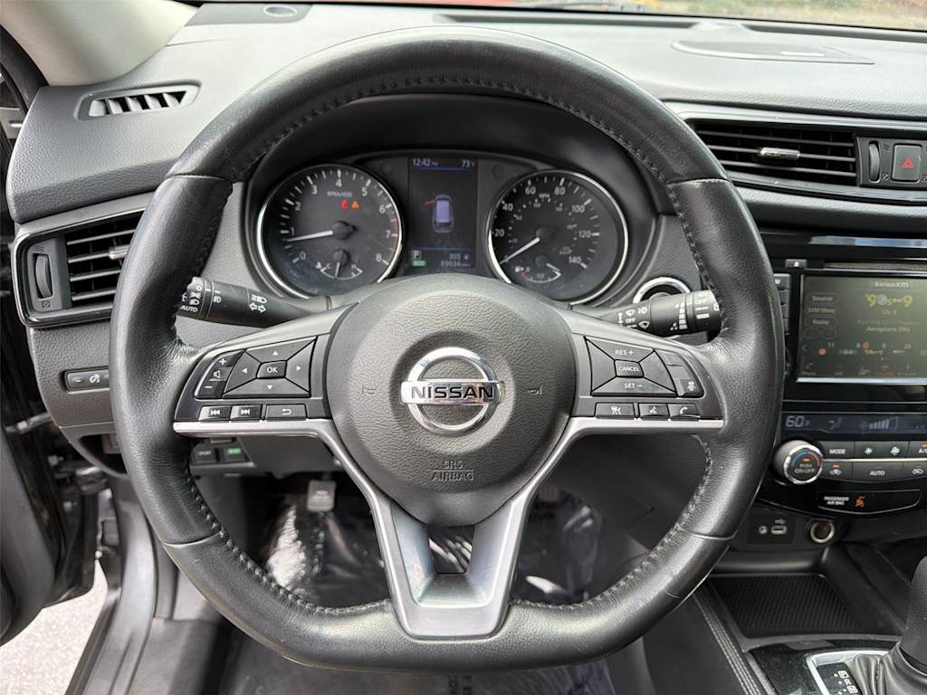 Thumbnail: 2018 Nissan Rogue - 15