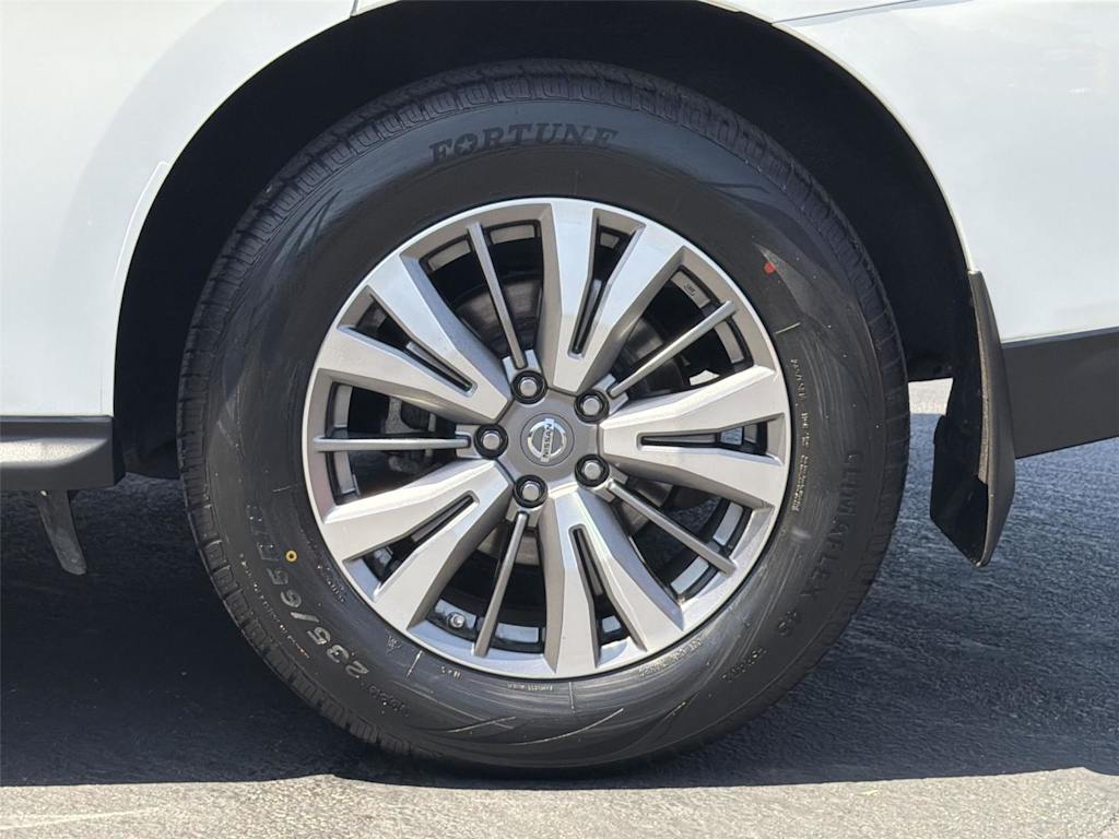 Thumbnail: 2018 Nissan Pathfinder - 8